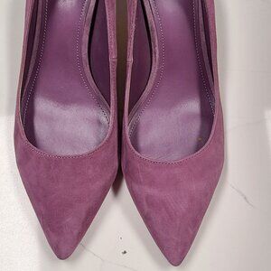 White House Black Market lavender suede kitten heel pump, size 11